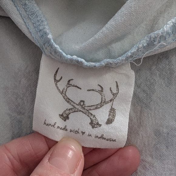 ✨ Spell Pandora Chambray Pearl Button Down Shirt - Picture 5 of 7